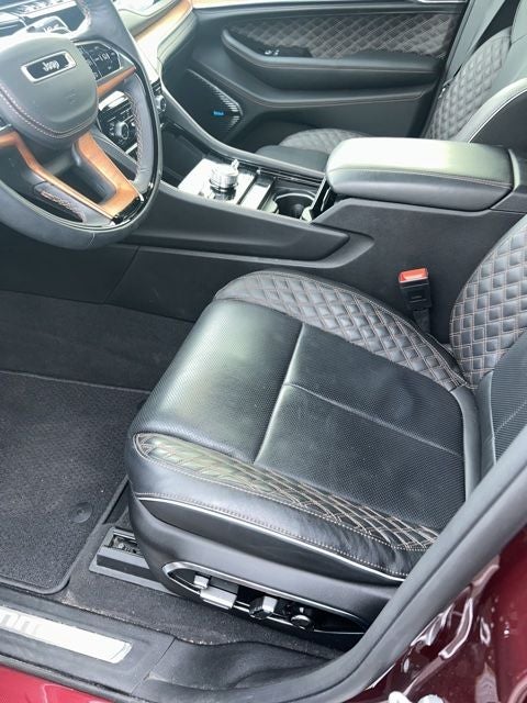2022 Jeep Grand Cherokee Summit