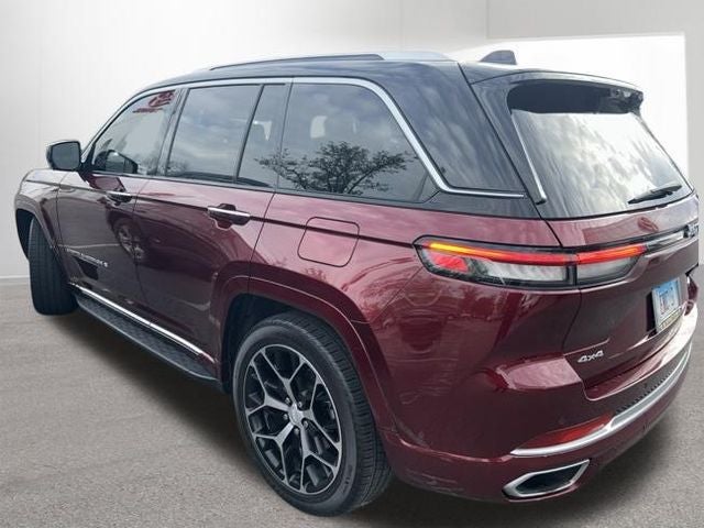 2022 Jeep Grand Cherokee Summit