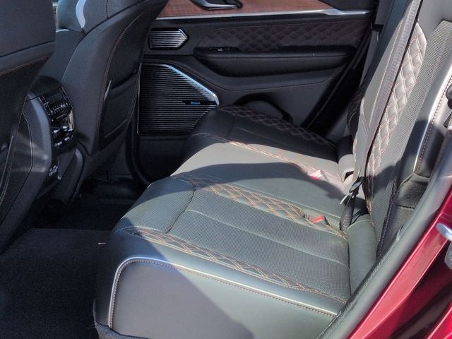 2022 Jeep Grand Cherokee Summit