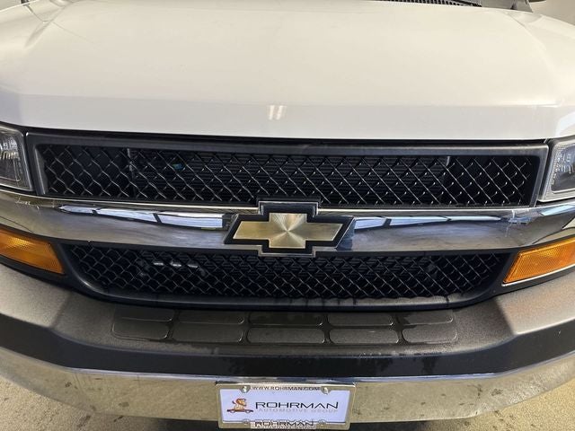 2024 Chevrolet Express 3500 LT Passenger