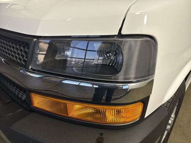 2024 Chevrolet Express 3500 LT Passenger