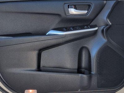 2016 Toyota CAMRY SE