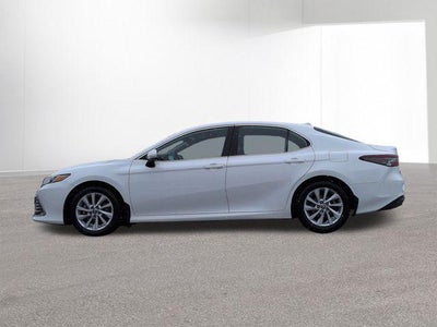 2022 Toyota CAMRY LE