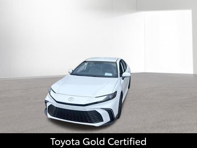 2026 Toyota Camry SE Hybrid's photo
