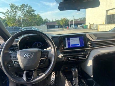 2025 Toyota Camry SE