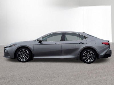 2025 Toyota CAMRY XLE