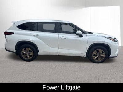 2022 Toyota Highlander Hybrid Bronze Edition