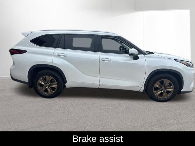 2022 Toyota Highlander Hybrid Bronze Edition