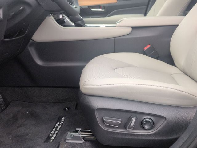 2026 Toyota GRAND HIGHLANDER HEV Limited