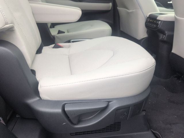 2026 Toyota GRAND HIGHLANDER HEV Limited