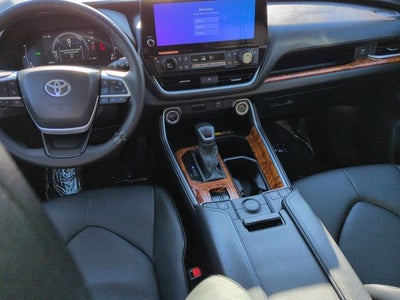 2025 Toyota GRAND HIGHLANDER HEV XLE