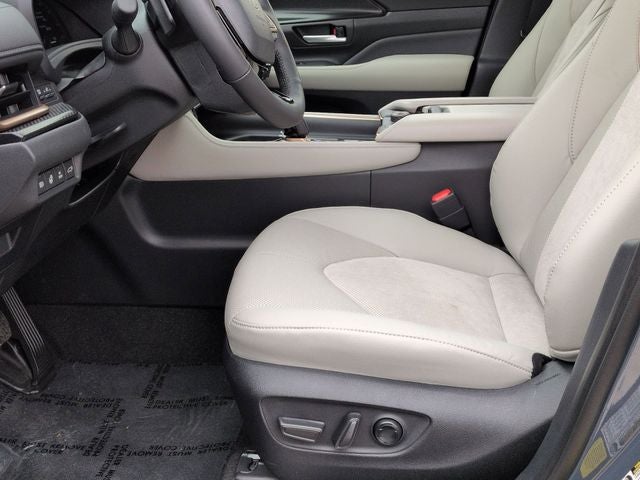 2026 Toyota GRAND HIGHLANDER HEV MAX Platinum