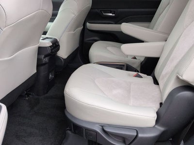 2026 Toyota GRAND HIGHLANDER HEV MAX Platinum