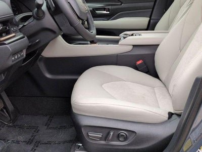 2026 Toyota GRAND HIGHLANDER HEV MAX Platinum
