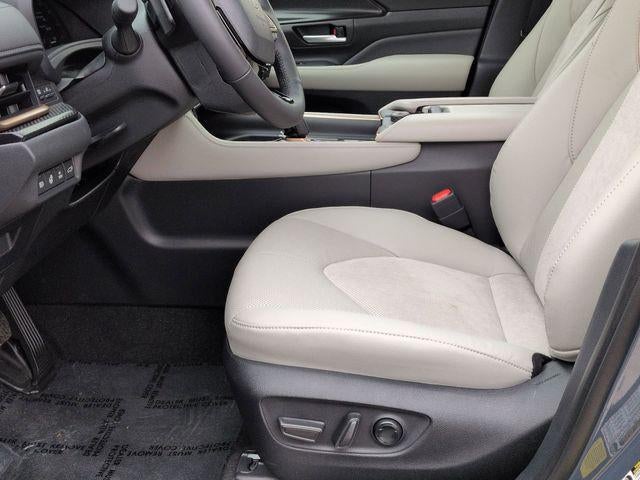 2026 Toyota GRAND HIGHLANDER HEV MAX Platinum