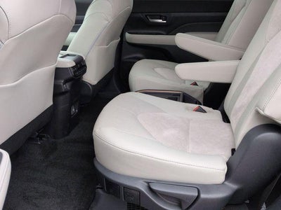 2026 Toyota GRAND HIGHLANDER HEV MAX Platinum