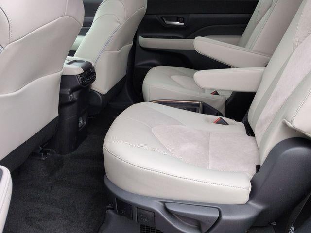 2026 Toyota GRAND HIGHLANDER HEV MAX Platinum