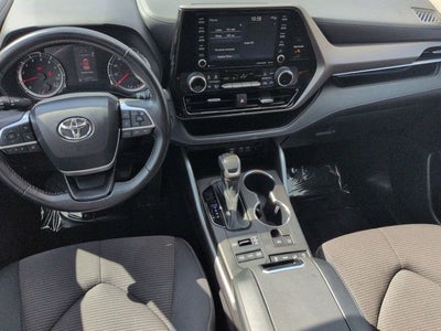 2022 Toyota HIGHLANDER LE