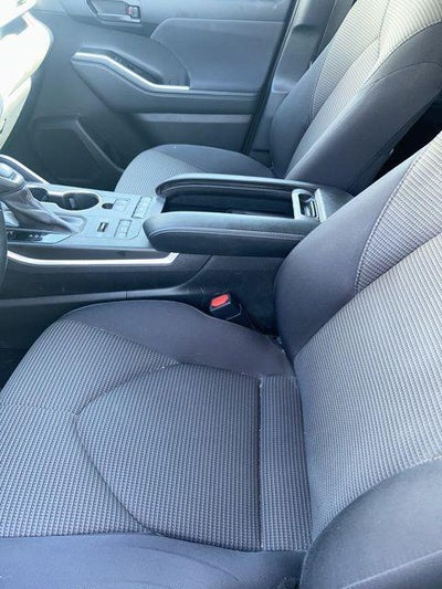 2022 Toyota HIGHLANDER LE