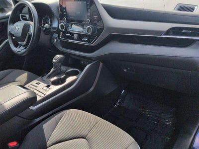 2022 Toyota HIGHLANDER LE