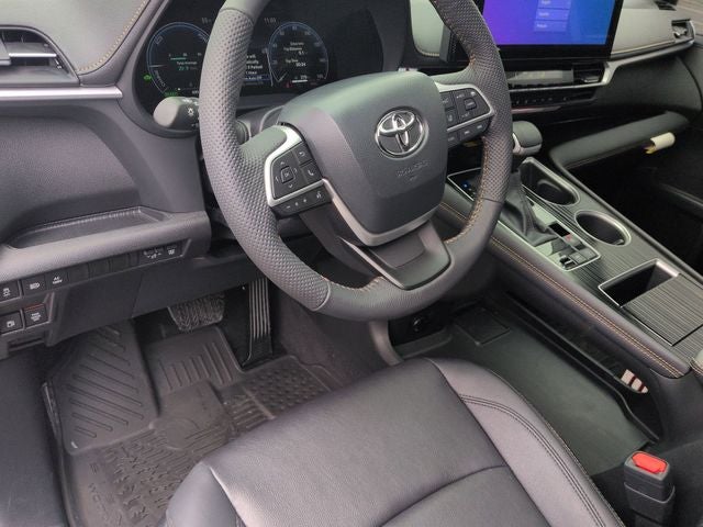 2026 Toyota SIENNA XLE AWD Woodland Edition 7 Passenger