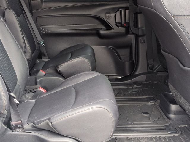 2026 Toyota SIENNA XLE AWD Woodland Edition 7 Passenger