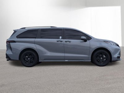 2026 Toyota SIENNA XLE AWD Woodland Edition 7 Passenger