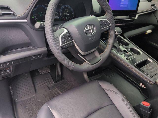 2026 Toyota SIENNA XLE AWD Woodland Edition 7 Passenger