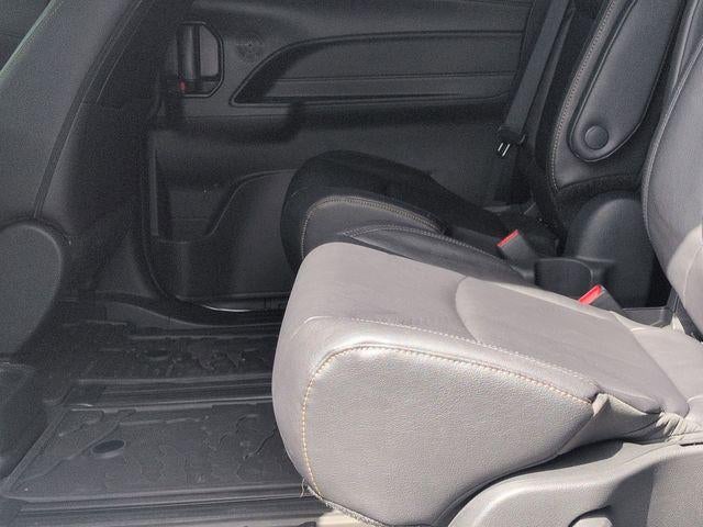 2026 Toyota SIENNA XLE AWD Woodland Edition 7 Passenger