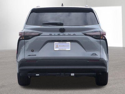 2026 Toyota SIENNA XLE AWD Woodland Edition 7 Passenger