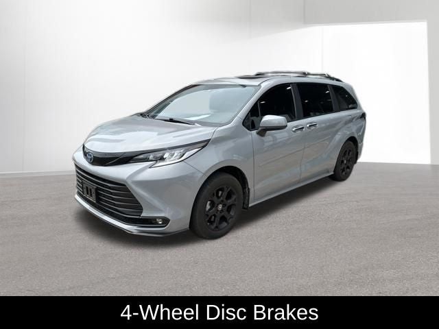 2025 Toyota Sienna Woodland Edition 7 Passenger