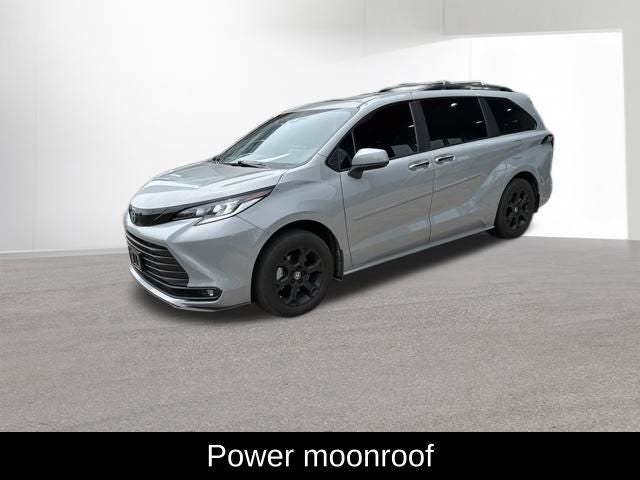 2025 Toyota Sienna Woodland Edition 7 Passenger