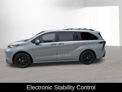 2025 Toyota Sienna Woodland Edition 7 Passenger