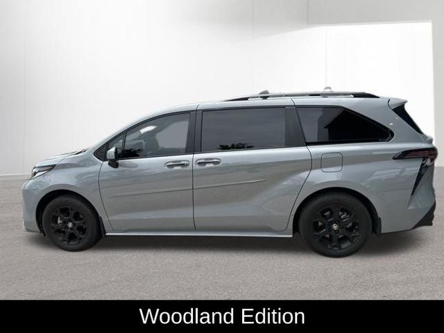 2025 Toyota Sienna Woodland Edition 7 Passenger