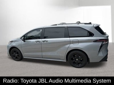 2025 Toyota Sienna Woodland Edition 7 Passenger