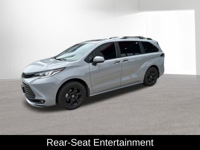 2025 Toyota Sienna Woodland Edition 7 Passenger