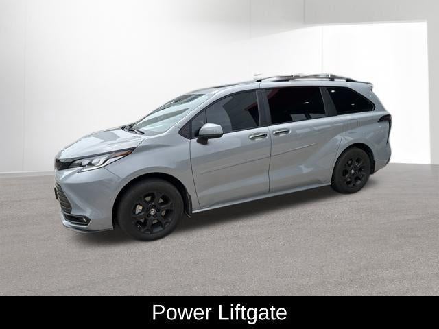 2025 Toyota Sienna Woodland Edition 7 Passenger