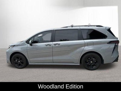2025 Toyota Sienna Woodland Edition 7 Passenger