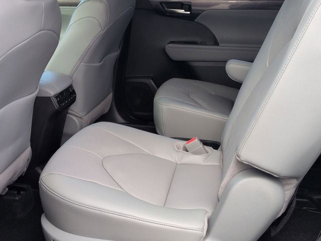 2026 Toyota HIGHLANDER HEV Platinum
