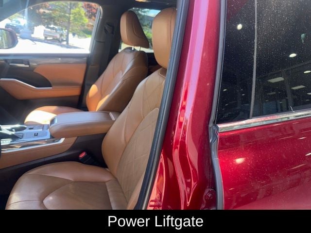 2022 Toyota Highlander Hybrid Platinum