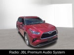 2022 Toyota Highlander Hybrid Platinum