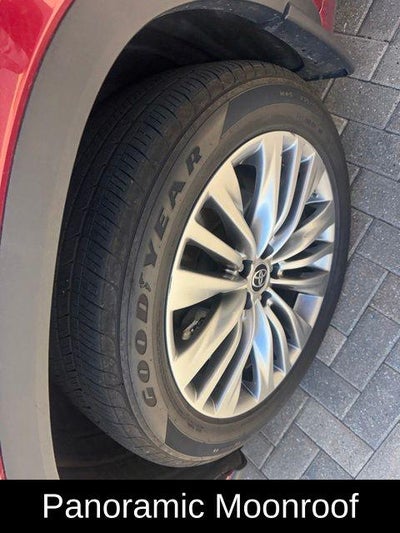 2022 Toyota Highlander Hybrid Platinum