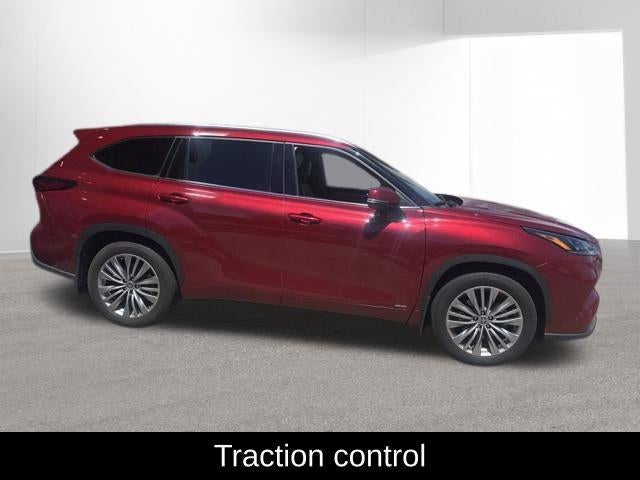 2022 Toyota Highlander Hybrid Platinum