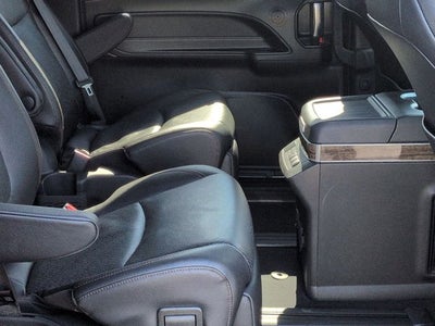 2025 Toyota Sienna Platinum 7 Passenger