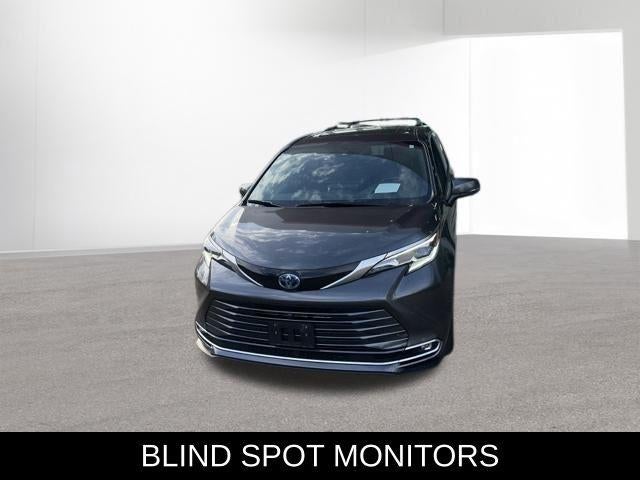 2025 Toyota Sienna Platinum 7 Passenger
