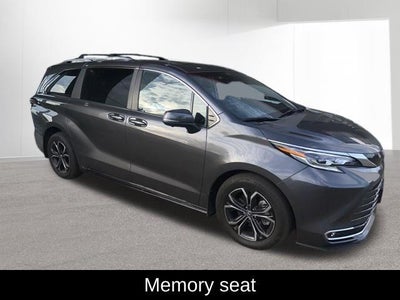 2025 Toyota Sienna Platinum 7 Passenger