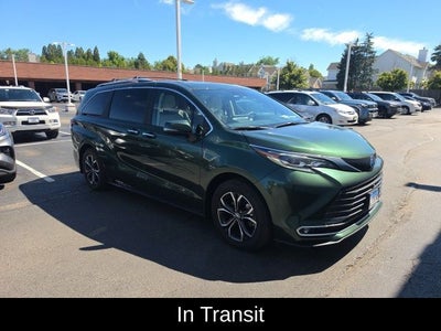 2025 Toyota Sienna Platinum 7 Passenger
