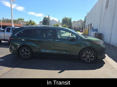2025 Toyota Sienna Platinum 7 Passenger