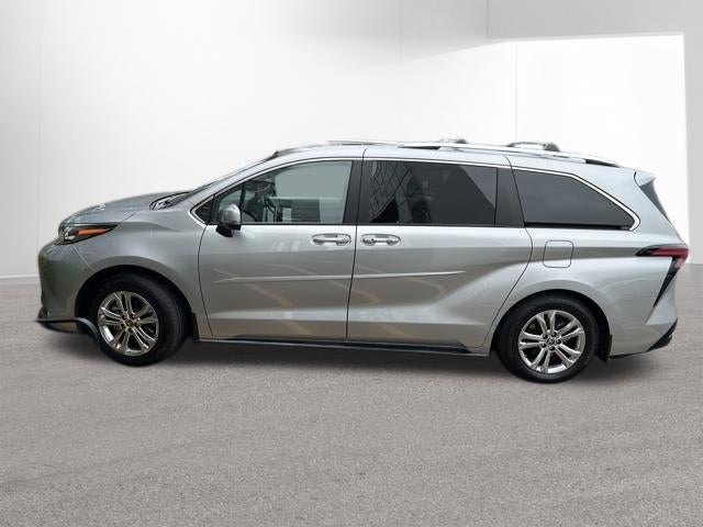 2024 Toyota Sienna Platinum 7 Passenger