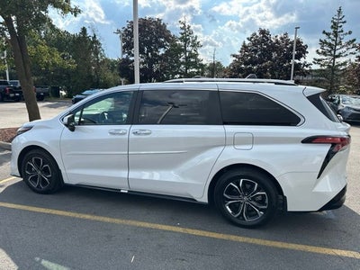 2025 Toyota Sienna Platinum 7 Passenger
